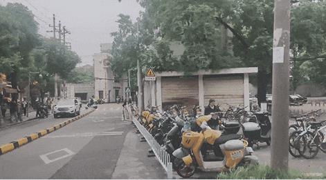 DƬ